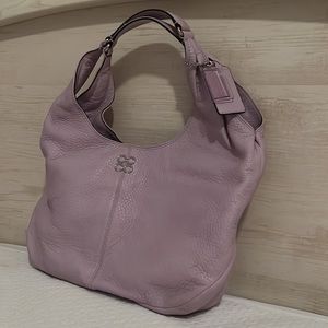 EUC Leather Coach Handbag in Lavender 💜 with white and polka-dot grey lining